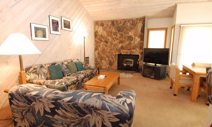Mammoth Lakes Condo | Snowcreek Resort Vacation Rental #252