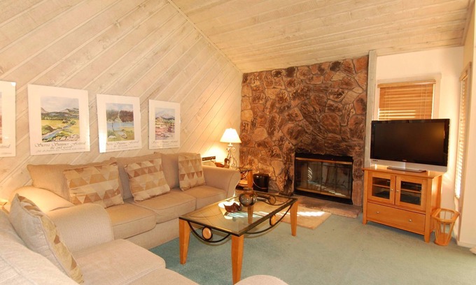 Mammoth Lakes Condo | Snowcreek Resort Vacation Rental #272