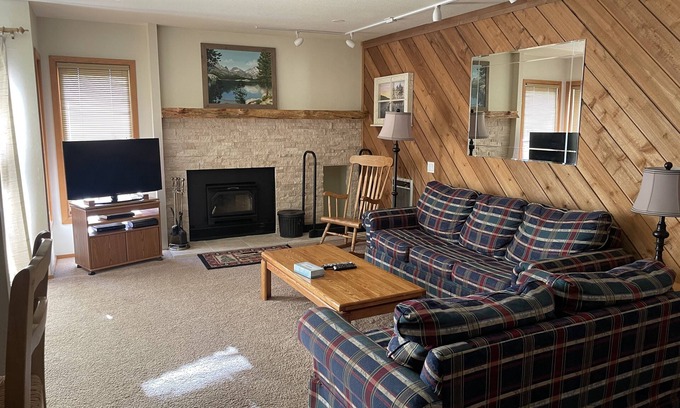 Mammoth Lakes Condo | Snowcreek Resort Vacation Rental #439