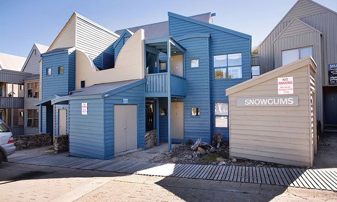 Dinner Plain Hotel | Snowgums 15