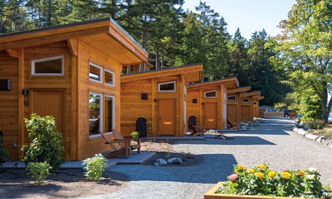 Friday Harbor Cabin | Snug Harbor Resort and Marina - One Bedroom Waterfront Cabin Handicap Access