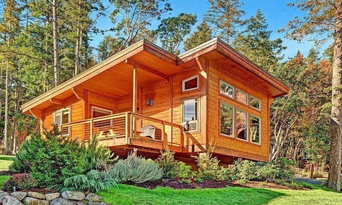 Friday Harbor Cabin | Snug Harbor Resort and Marina - Two Bedroom Water View Queen & Twin Beds