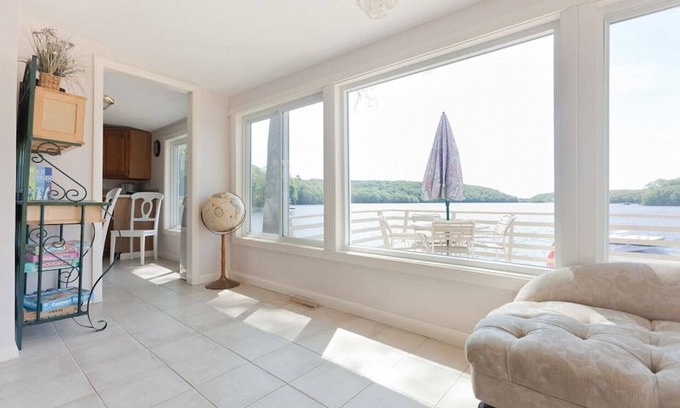 Montville Cottage | Social Distancing Haven on Oxoboxo Lake. Direct Lakefront