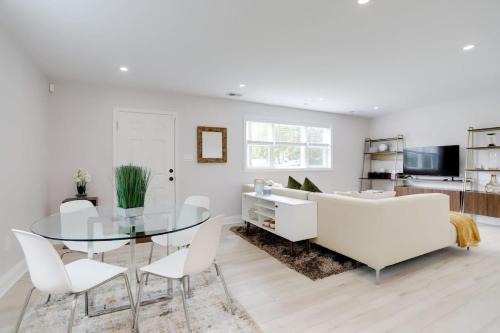 Seminary Hill House | Sojourn on Duke NEW 3 BR in Alexandria