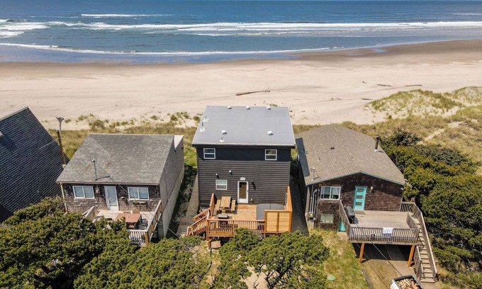 Tierra Del Mar House | Sol Luna-oceanfront, hot tub, amazing views!