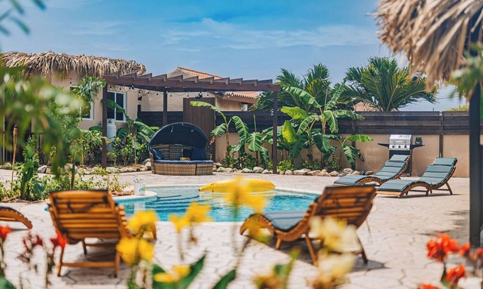 Kudawecha House | Sol Vista Estate - Private Poolside Oasis by LUCHA