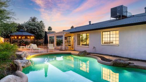 La Paz At Desert Springs House | Sol Vista Private Oasis w Pool Putting Green and Prime Location