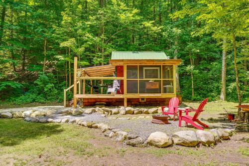 Florence Apartment | Solar-Powered Brandon Studio Cabin Hiking Access