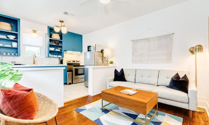 San Jacinto House | Soleil House - Unit D