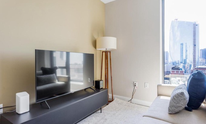 West End Apartment | Somerville Studio w Gym WD nr Green Line BOS-702