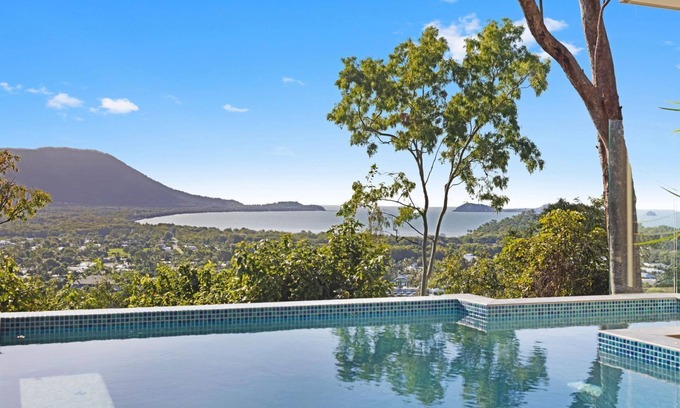 Trinity Beach House | Something Wonderful 2 Bedroom By Belle Escapes