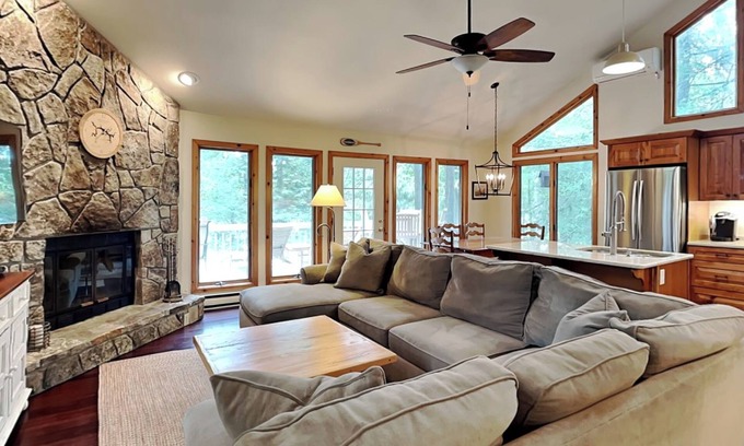 Oakland House | Somewhere | Great Views, Boat Dock, Fire Pit