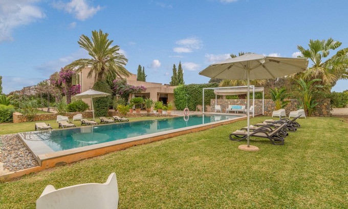 Buger House | Son Puca I Villa with Saltwater Pool