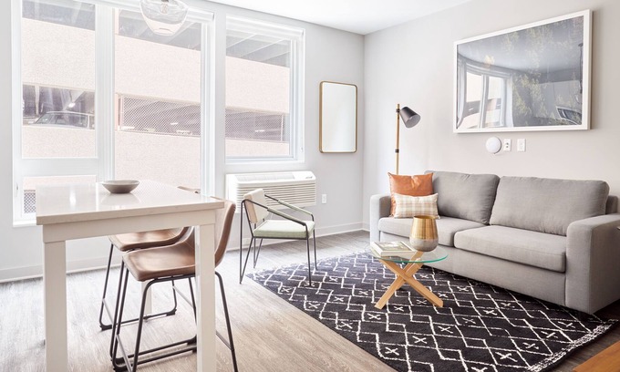 Minneapolis Apartment | Sonder at LUNA | Extended Stay One-Bedroom Apartment w/ Parking
