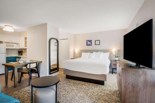 Vancouver Hotel | Sonesta ES Suites Portland Vancouver 41st Street