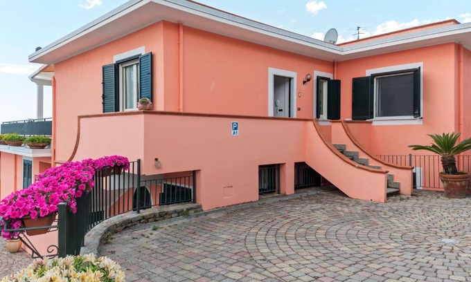 Villammare Apartment | Soothing Apartment in Villammare with Balcony