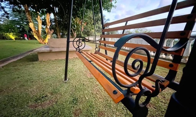 Yatinuwara House | Soothing Homestay with AC in Polgahamulla