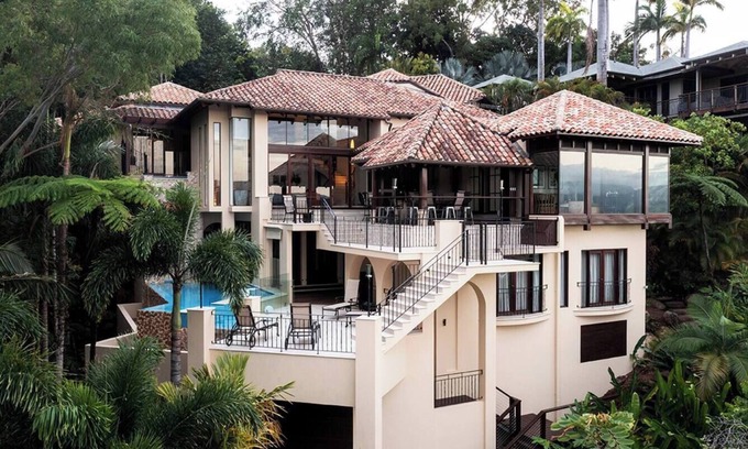 Port Douglas House | Sophisticated Tropical Villa with Infinity Pool