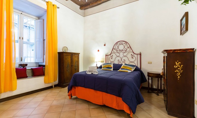 Montecalvario Apartment | Soriano 34 - Cozy and Central by Napoliapartments