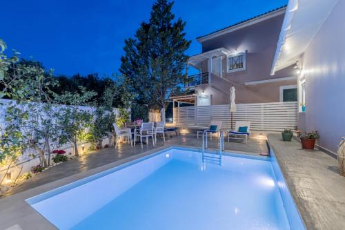 Neromilos House | Soso's Garden House with Pool