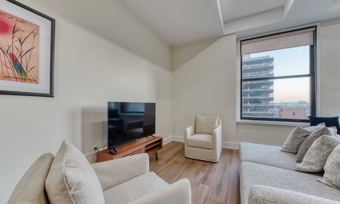 Center City East Apartment | Sosuite | Light-filled Independence Park 2-bedrooms