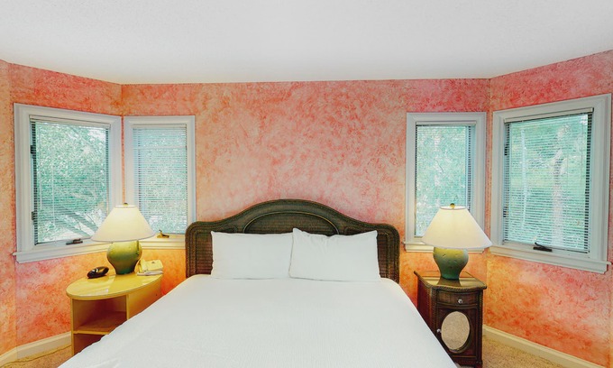 Monteray Shores House | Soundside Home In Corolla w/Heated Pool & Hot Tub
