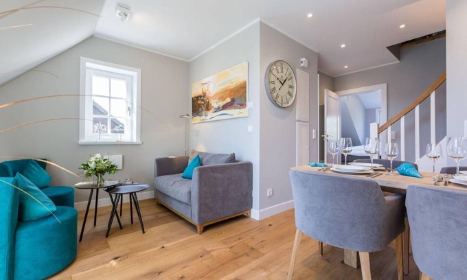 Westerland Apartment | South-facing balcony. Exclusive. Close to the beach. - Höög Hüs