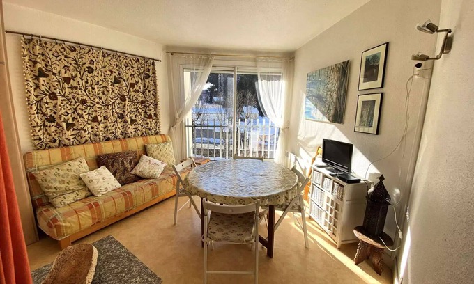Bareges Apartment | South-facing studio near the center of Barèges
