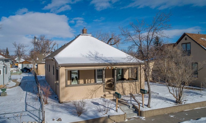 Livingston Cottage | South G St Cottage: Sleeps 7 & Pets Welcome!