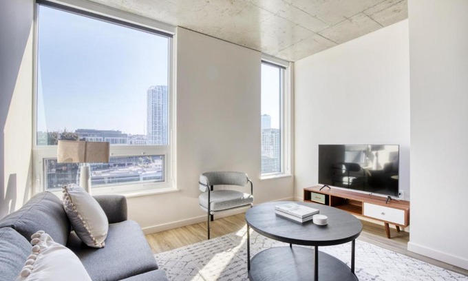 South Lake Union Apartment | South Lake Union 1br w wd roof nr Lake Union SEA-487