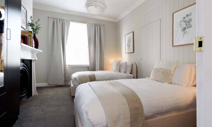 South Launceston House | South Launceston Gem, Minutes to Cataract Gorge