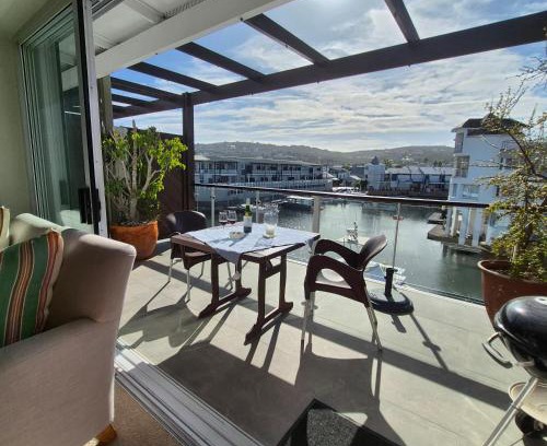 Waterfront Apartment | South Quay 12 Waterfront