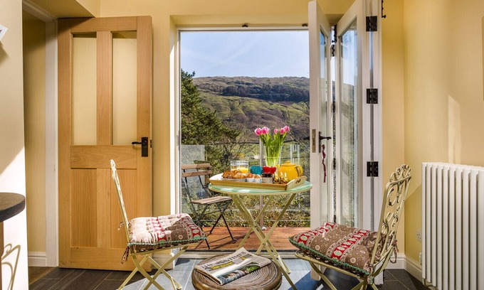 Troutbeck Cottage | SOUTH STONETHWAITE COTTAGE, romantic, with open fire in Windermere