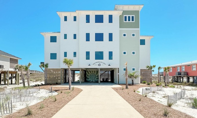 Gulf Shores House | Southern Holiday by GSVR | Luxurious Beachfront Home w/Private Pool + FREE ACtivities/Golf