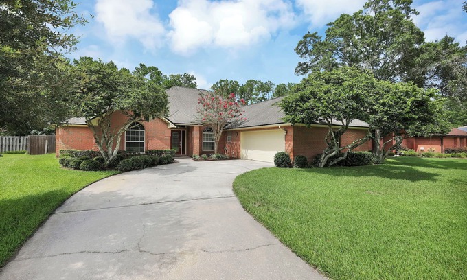 Mandarin House | Southern Oaks Charm FL Pool Home