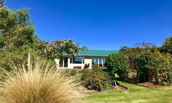 Waikana Bed & Breakfast | Southland Organic Farmstay