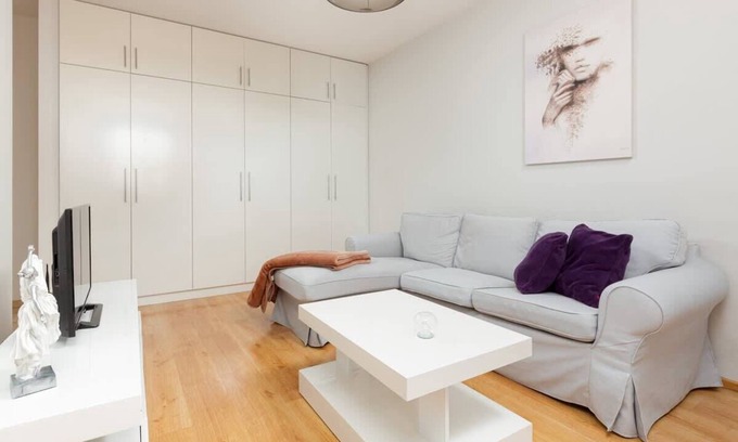 Wola Apartment | Sowińskiego 51 | Warsaw | Parking | Remote Work