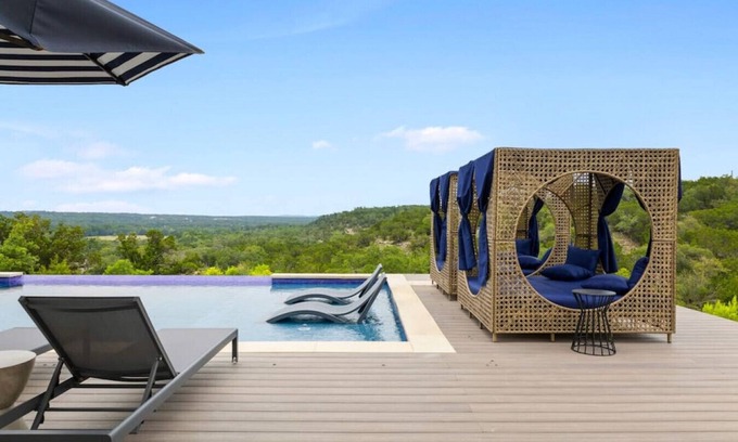 Driftwood House | Spa/Pool, GameBarn, Pickleball, FirePit, Big Views