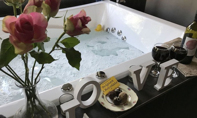 Hepburn House | Spa Suites at RAVEN.