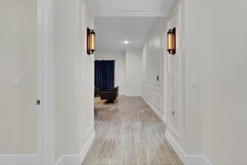 Wedgefield House | SpaceX BY R3 Shared Bath