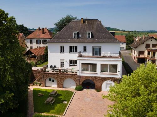 Diemeringen Villa | Spacieuse villa avec piscine à Diemeringen, 1000 m² - 50 personnes