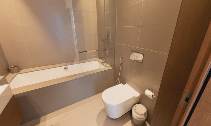 Al Wasl Apartment | Spacious 1 Bed Apartment in City Walk