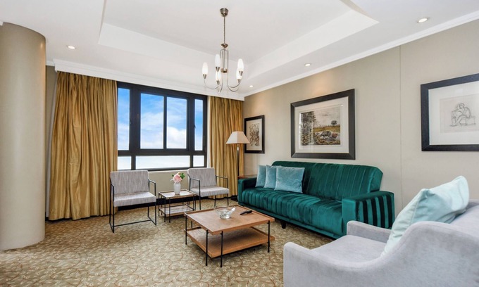 Sandown Apartment | Spacious 1 Bedroom at The Raphael