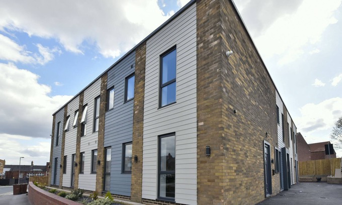 Pontefract Apartment | * Spacious 1 Bedroom Apartment*