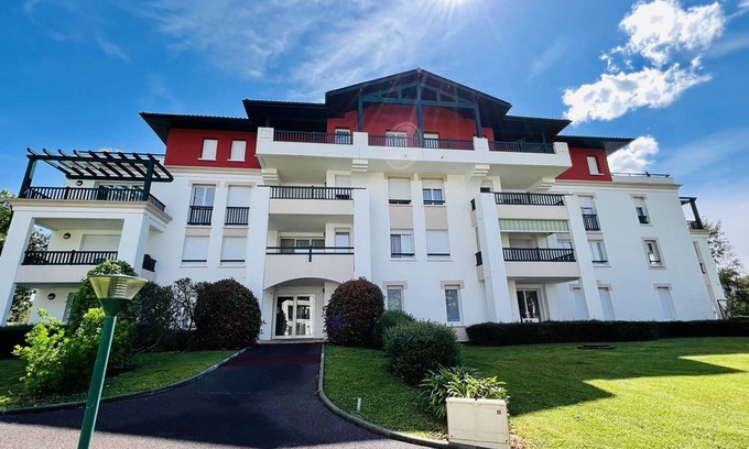 Cambo-les-Bains Apartment | Spacious 1-BR Apartment with Pool Access in Cambo-les-Bains, Sleeps 3