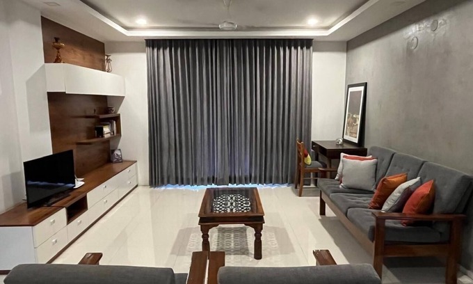 Malleshwaram West Apartment | Spacious-1400sft 2BHK apartment in Malleswaram Bengaluru with AC, WiFi