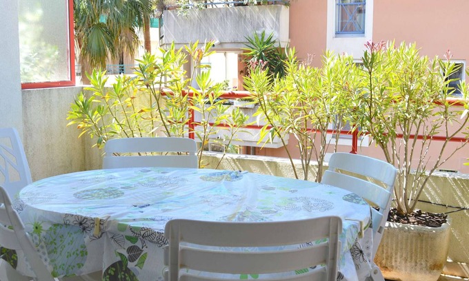 Saint-Raphael Apartment | Spacious 1BR Apt with Large Terrace, Near Sea and Station, Garage Included - Saint-Raphaël