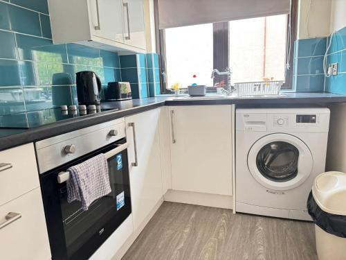 Leith Apartment | Spacious 1BR Flat By Edinburgh City Centre