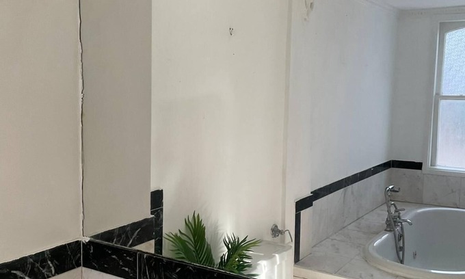 Runnymede Apartment | Spacious 2 bed apartment in Addlestone