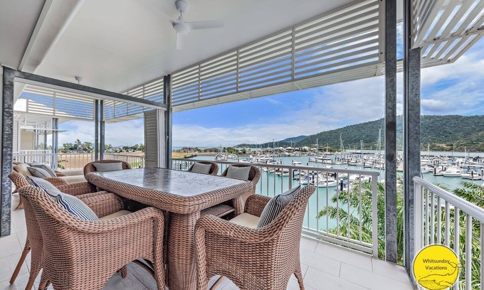 Airlie Beach Apartment | Spacious 2 bedroom Whitsunday Waterfront Penthouse